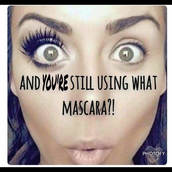 Younique Moonstruck Epic Mascara - Picture 2 of 3